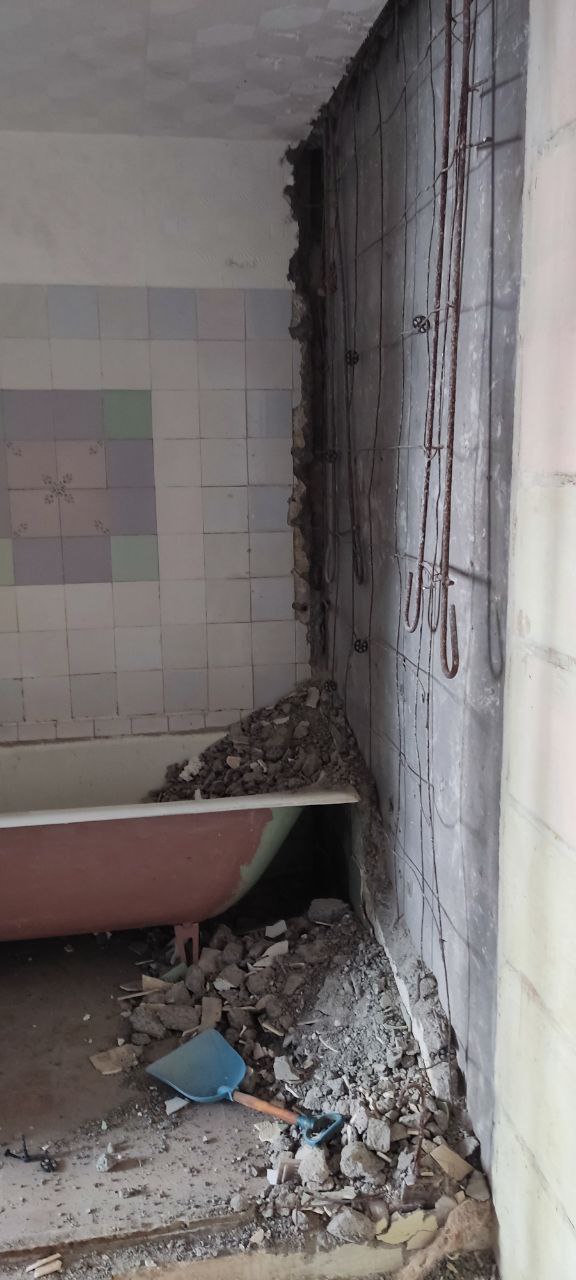 Демонтажные работы в двухкомнатной квартире по ул. Бажана